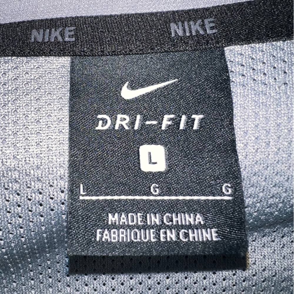 Men’s Nike Zip Hoodie Arm Pocket Sweatshirt Dri-Fit Jacket - Picture 12 of 13